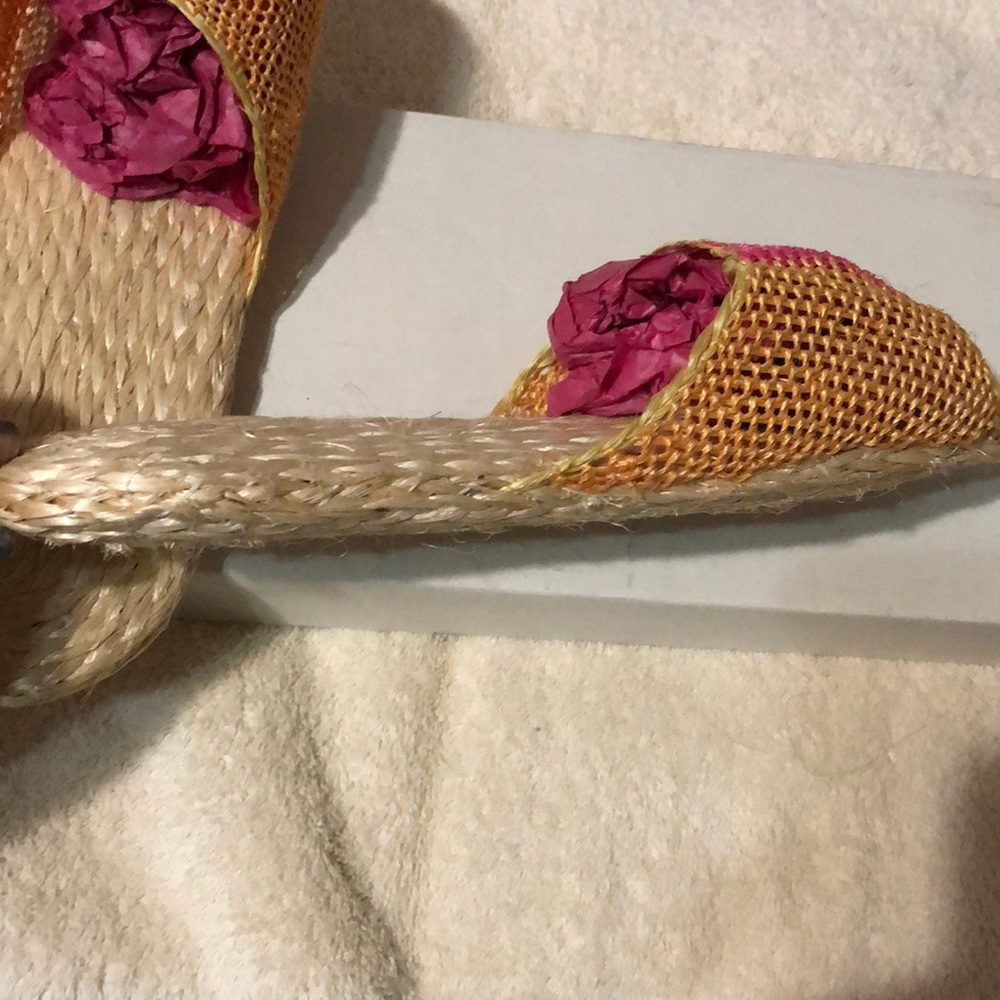 Woven Rattan Slippers. - Picture 4 of 4